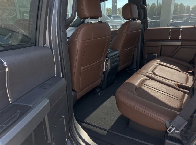 Used 2015 Ford F150 Platinum w/ Equipment Group 701A Luxury RWD image 8