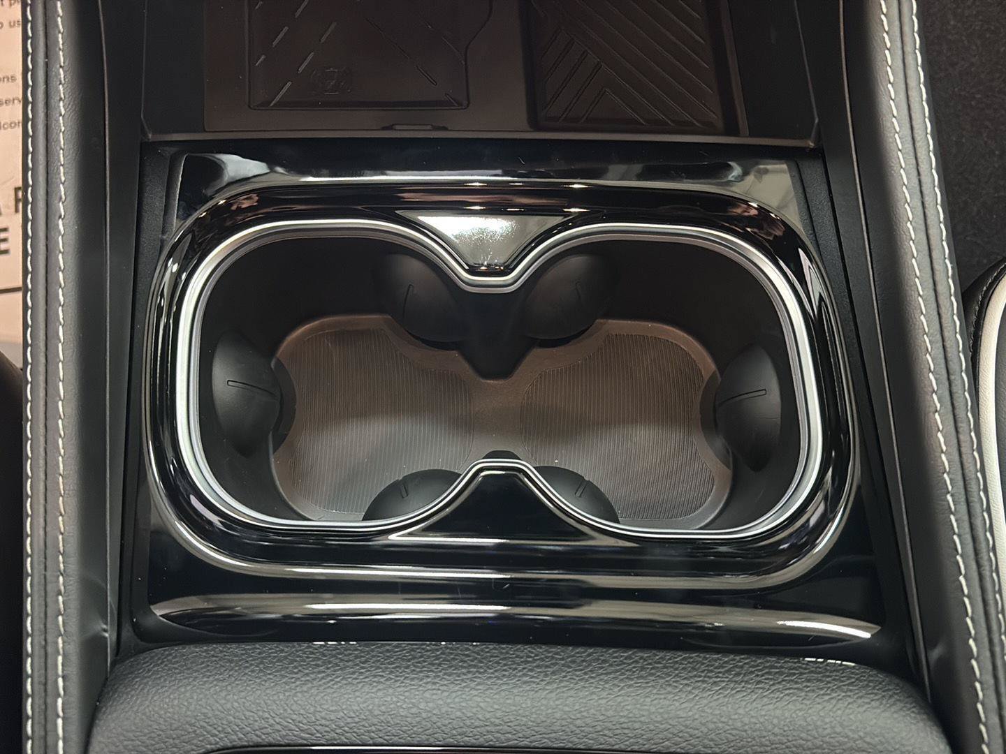 New 2027 Chrysler Pacifica Limited FWD image 17