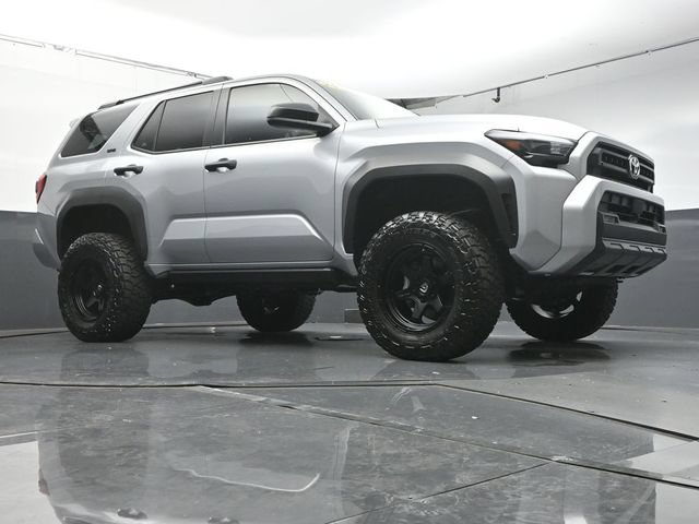 Used 2025 Toyota 4Runner SR5 AWD/4WD image 37