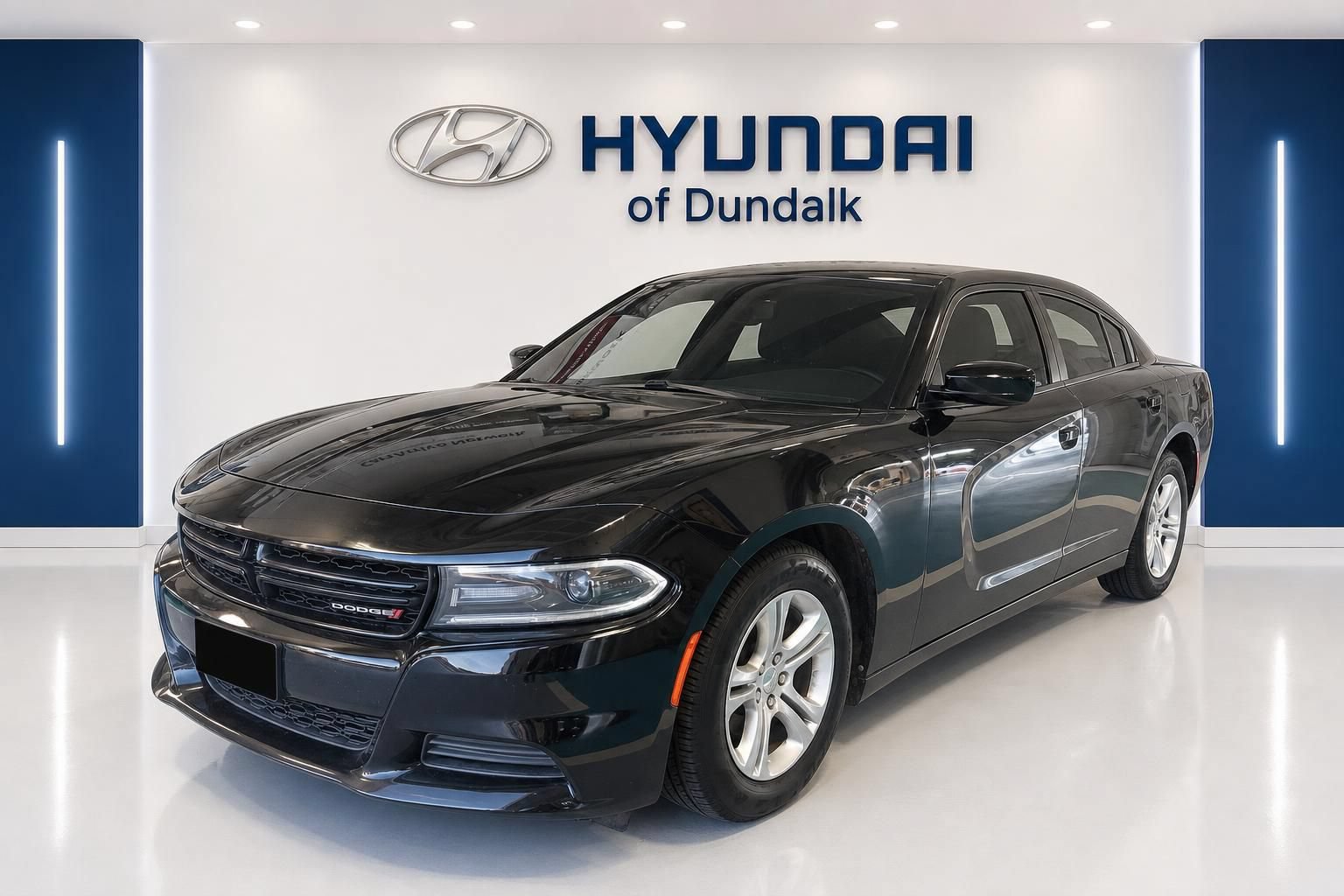 Used 2019 Dodge Charger SXT RWD image 3