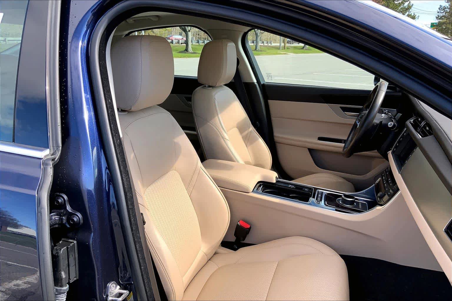 Used 2018 Jaguar XF Prestige AWD/4WD image 8