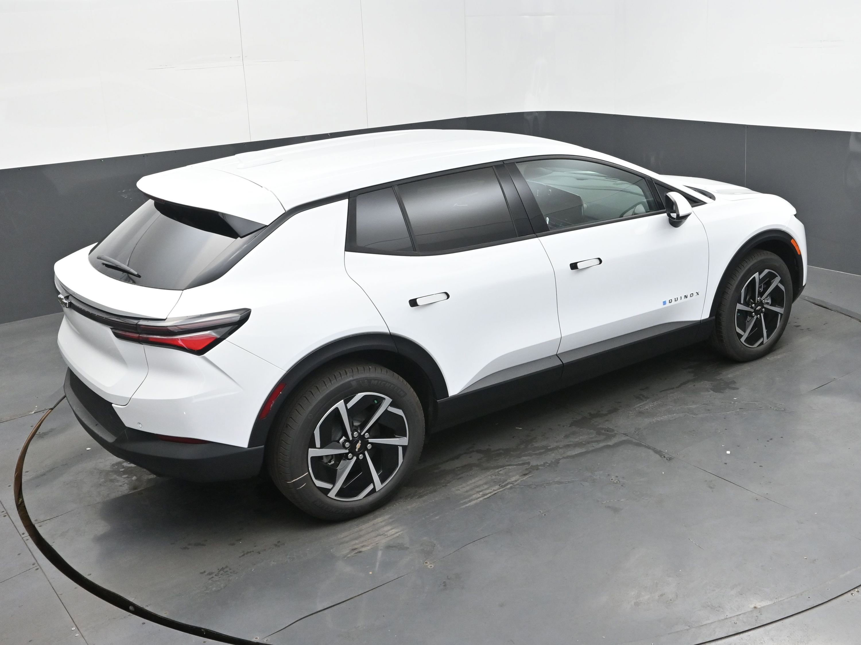 New 2026 Chevrolet Equinox EV LT image 34