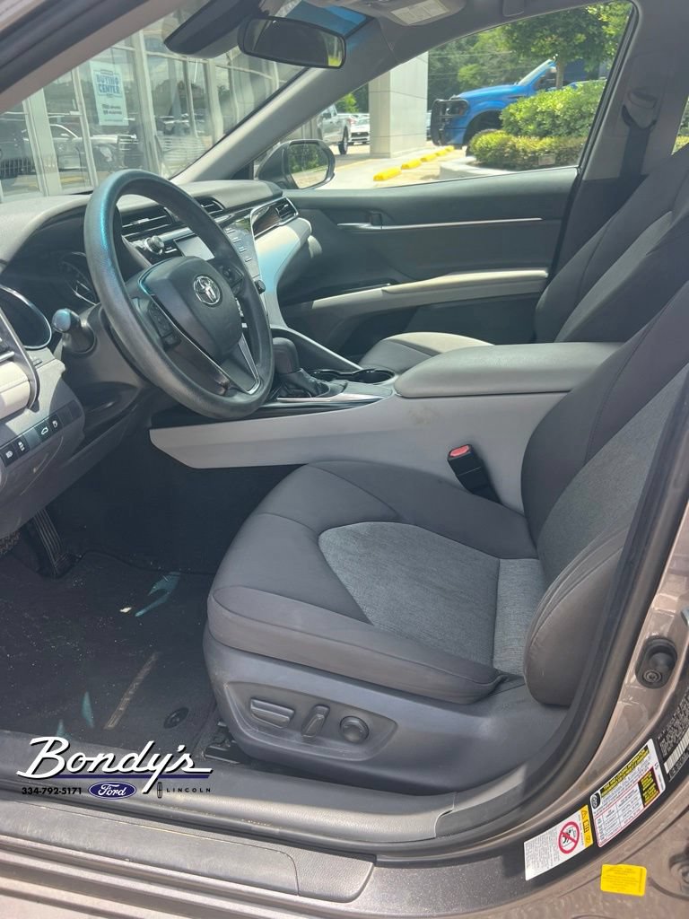 Used 2018 Toyota Camry LE FWD image 7