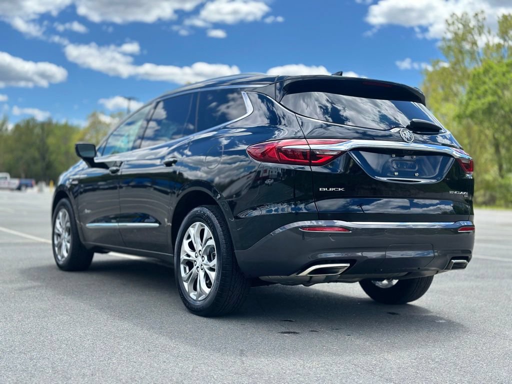 Used 2018 Buick Enclave Avenir w/ Avenir Technology Package AWD/4WD image 4
