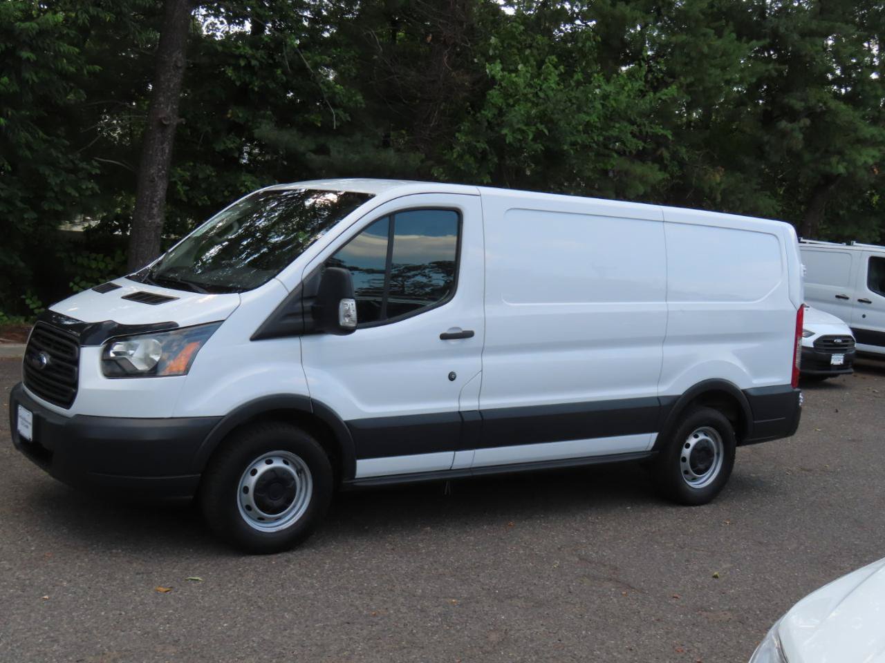 Used 2018 Ford Transit 150 130 Low Roof RWD image 2