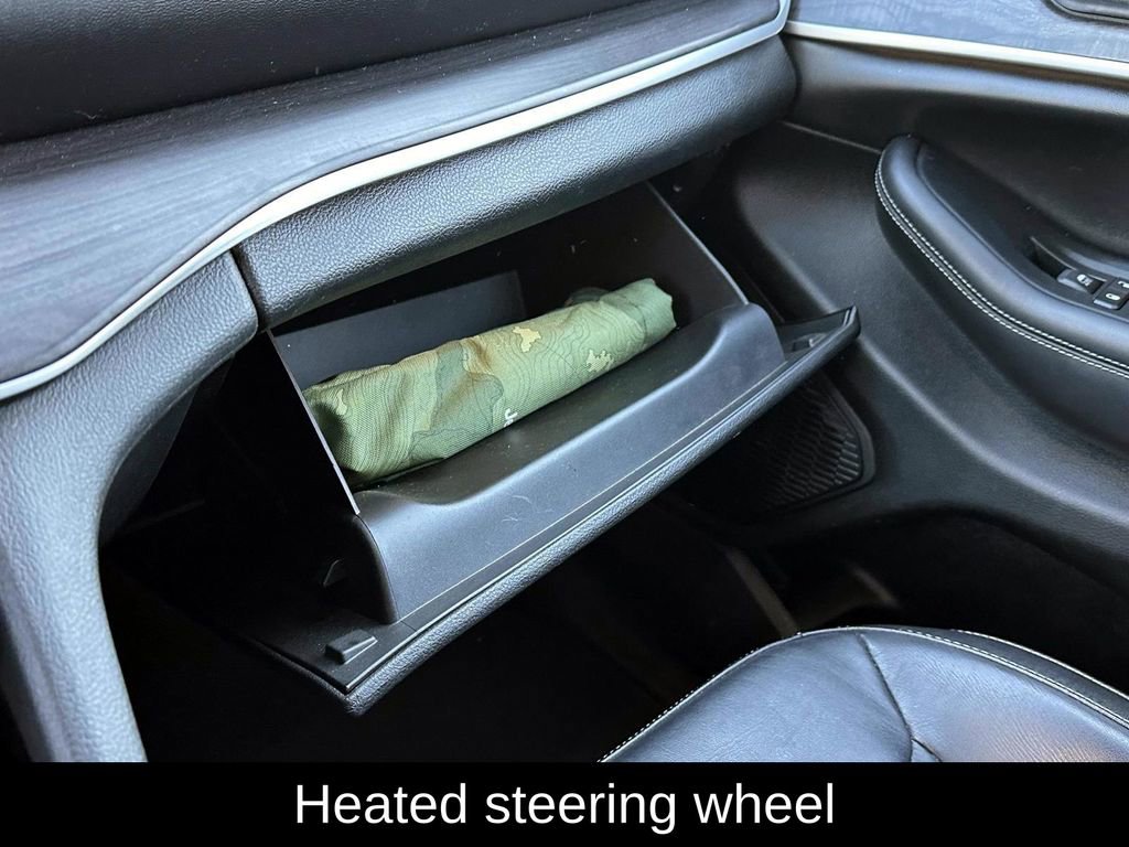 Used 2023 Jeep Grand Cherokee L Limited w/ Black Appearance Package image 34