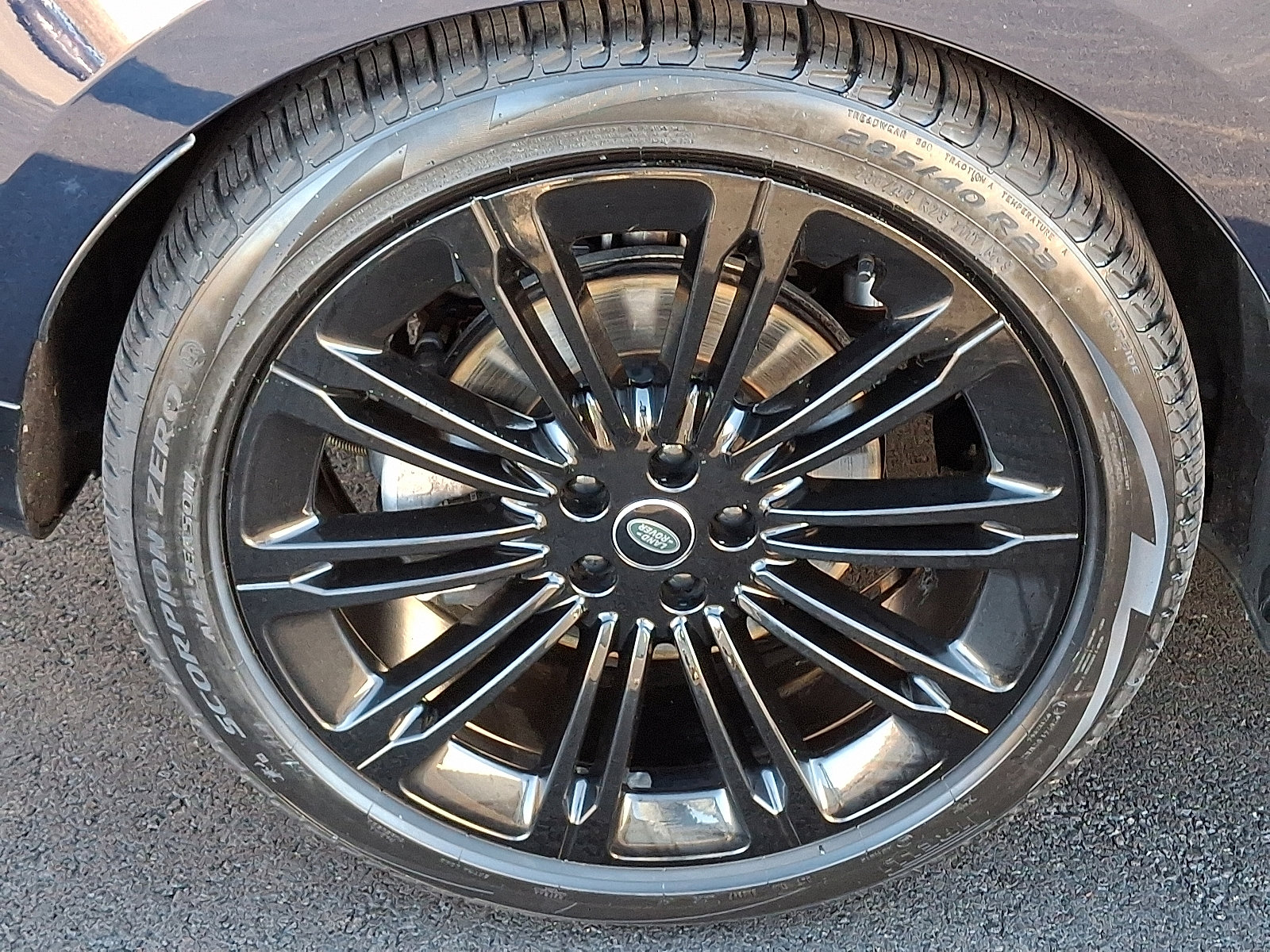 Used 2023 Land Rover Range Rover SE image 10