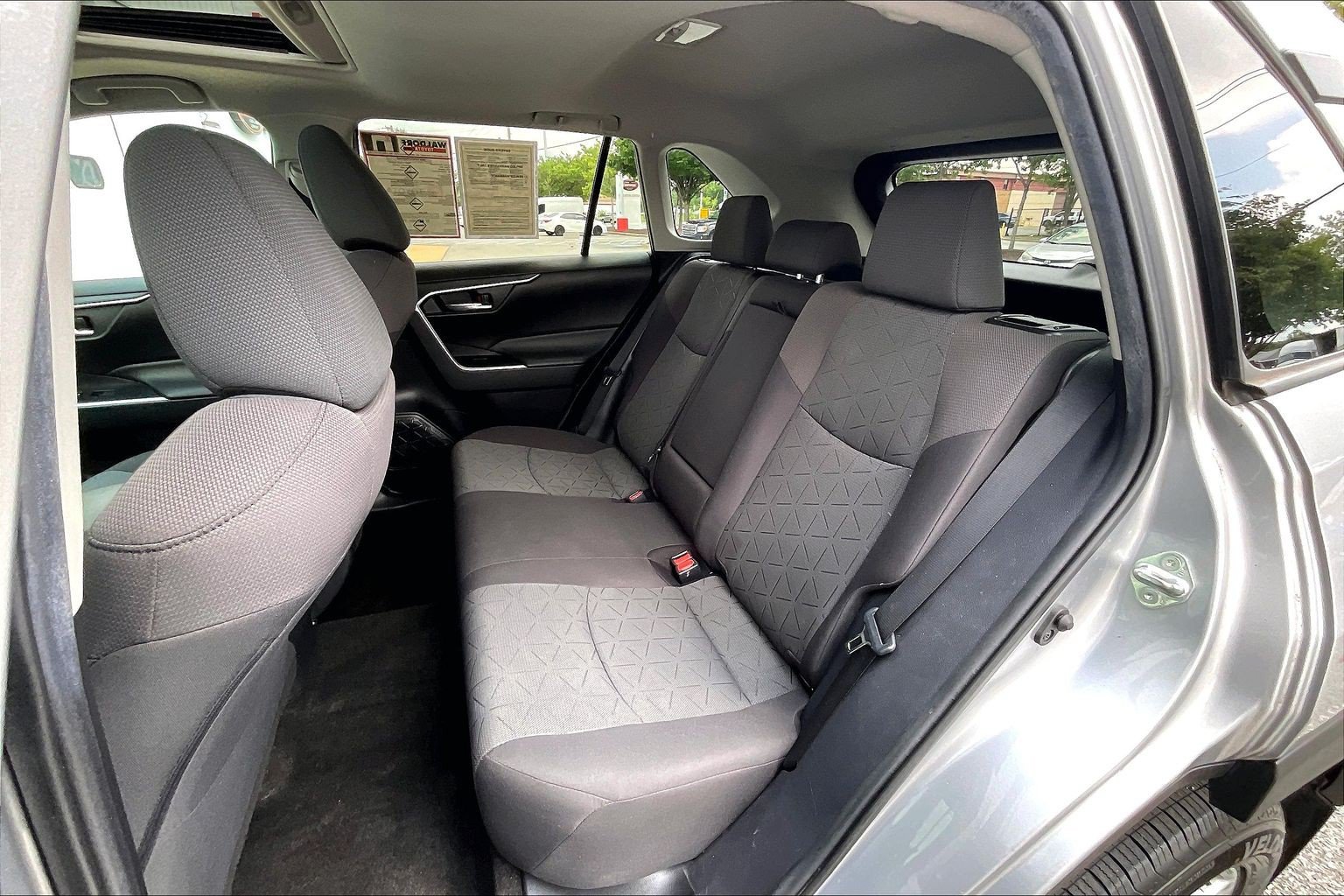Used 2020 Toyota RAV4 XLE w/ Convenience Package AWD/4WD image 31