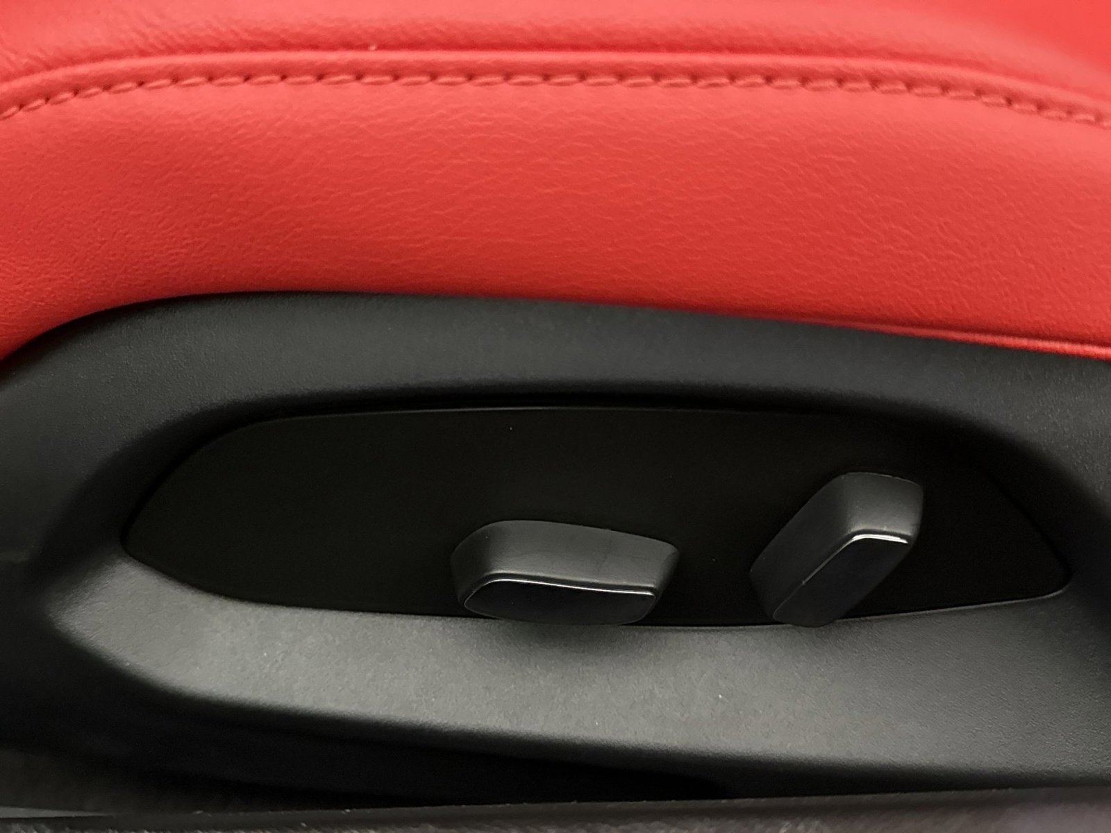 New 2025 Chevrolet Corvette E-Ray w/ Battery Protection Package image 14