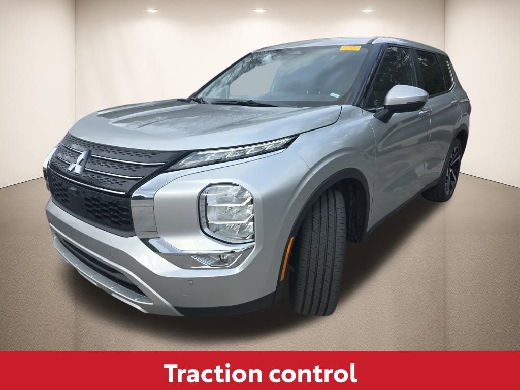 Used 2024 Mitsubishi Outlander SE image 11