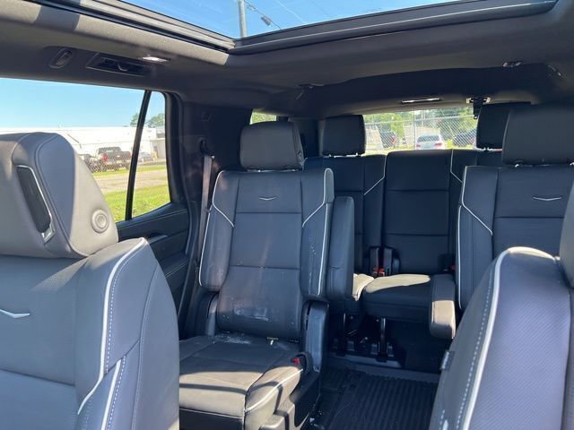 Used 2025 Cadillac Escalade Premium Luxury w/ LPO, Floor Liner Package AWD/4WD image 12