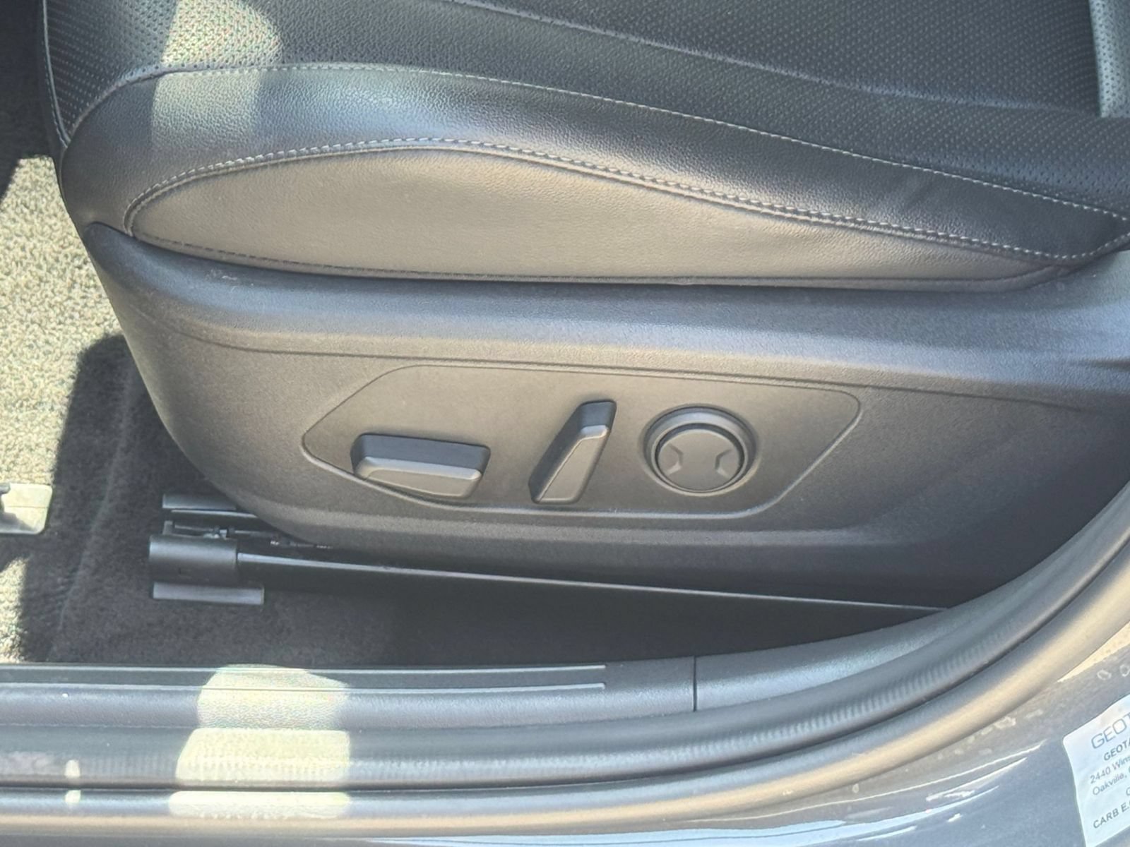 Used 2025 Hyundai Elantra Limited FWD image 23
