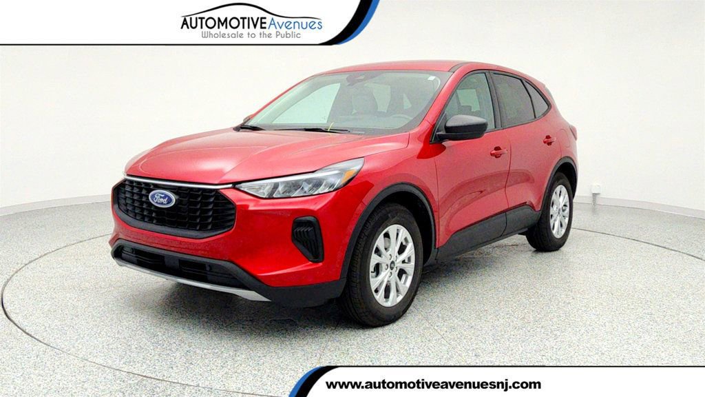 Used 2025 Ford Escape Active w/ Cold Weather Package image 1