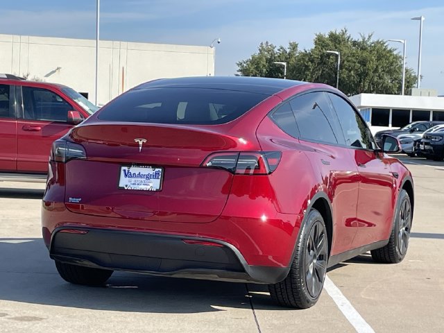 Used 2025 Tesla Model Y Long Range RWD image 4