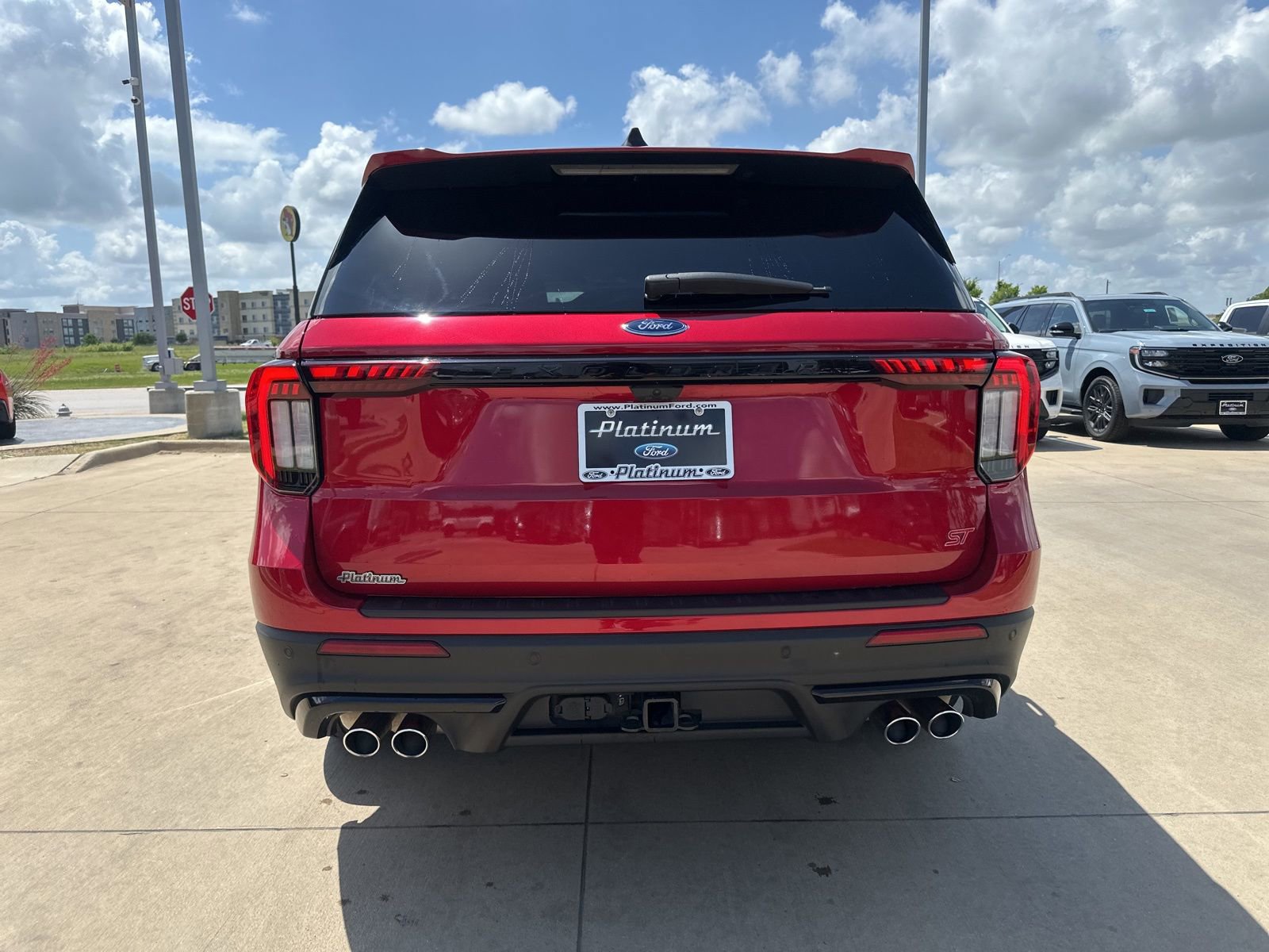 Used 2025 Ford Explorer ST image 4