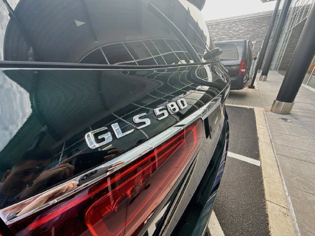 Used 2022 Mercedes-Benz GLS 580 4MATIC image 35