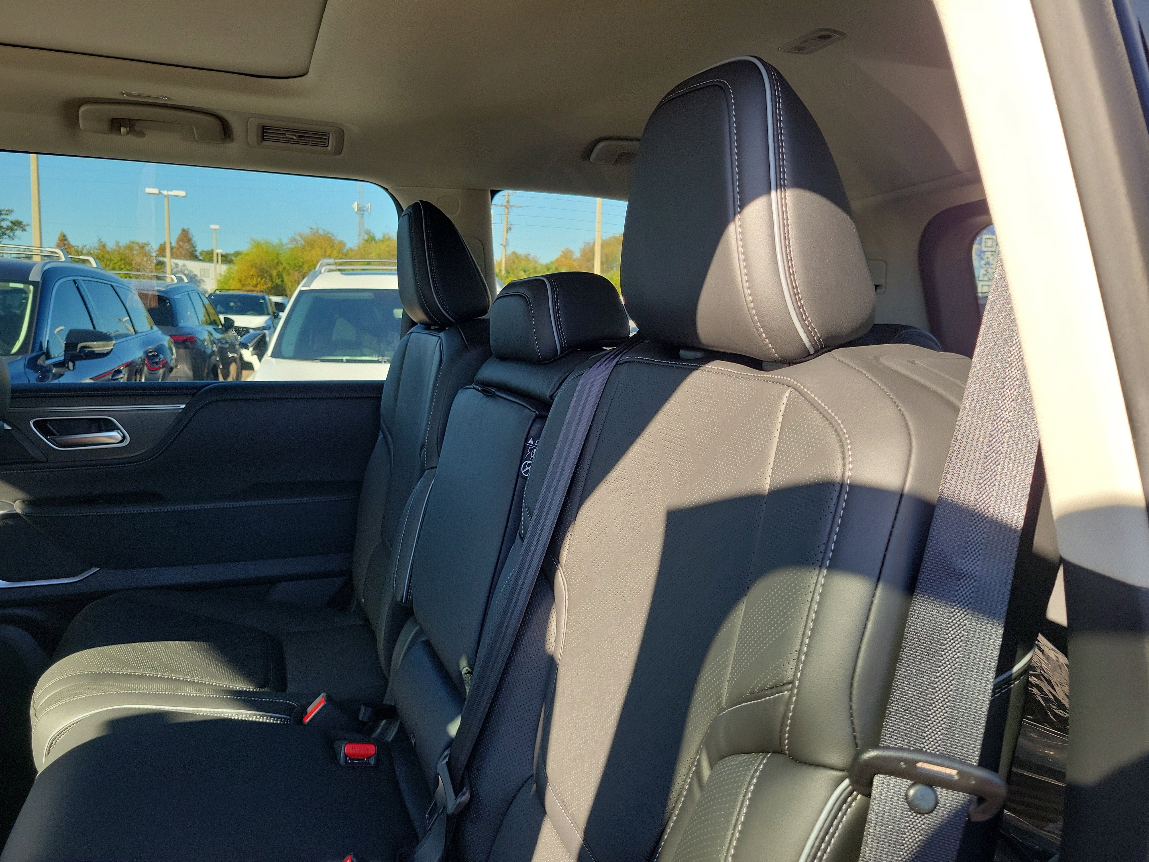 New 2026 INFINITI QX80 Luxe image 9