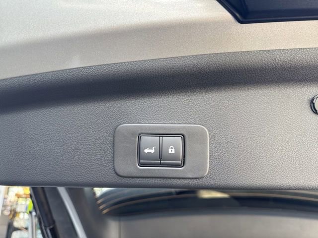 Used 2025 Nissan Murano SV AWD/4WD image 22
