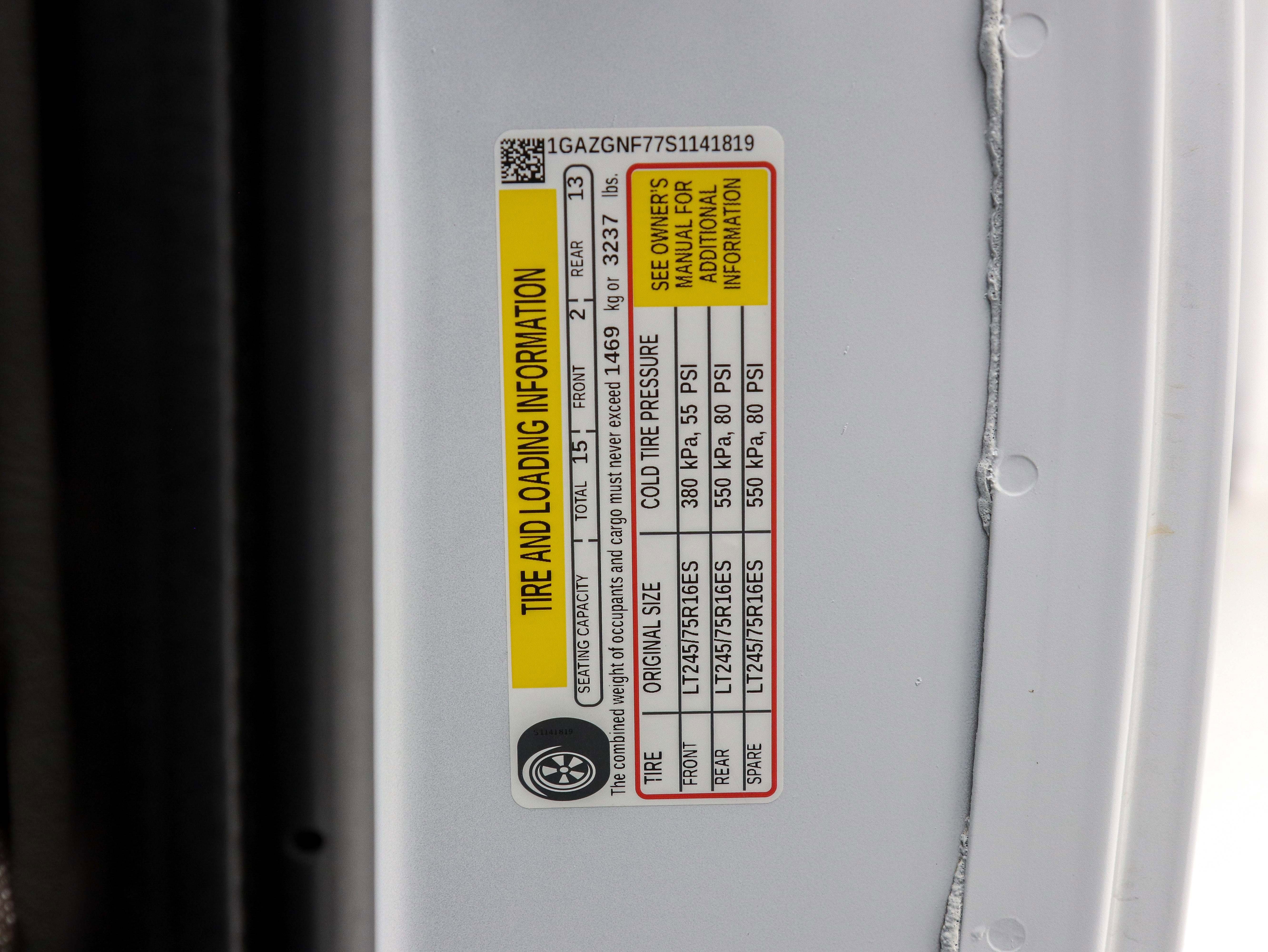 Used 2025 Chevrolet Express 3500 LS RWD image 29