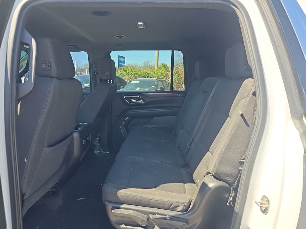 Used 2021 Chevrolet Suburban LS image 12