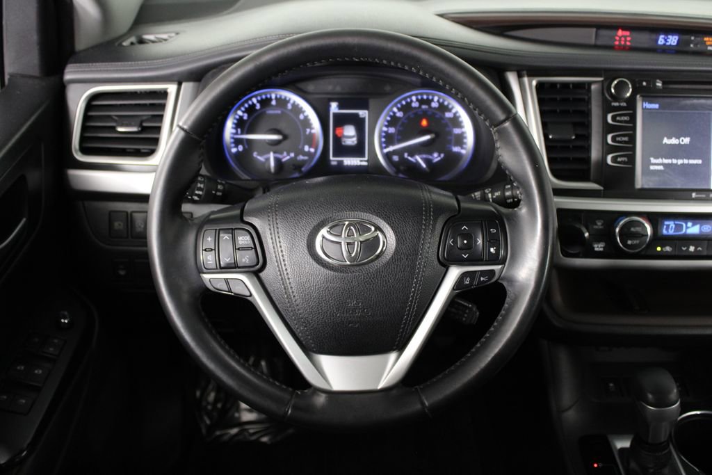Used 2019 Toyota Highlander XLE w/ Protection Package #3 image 9