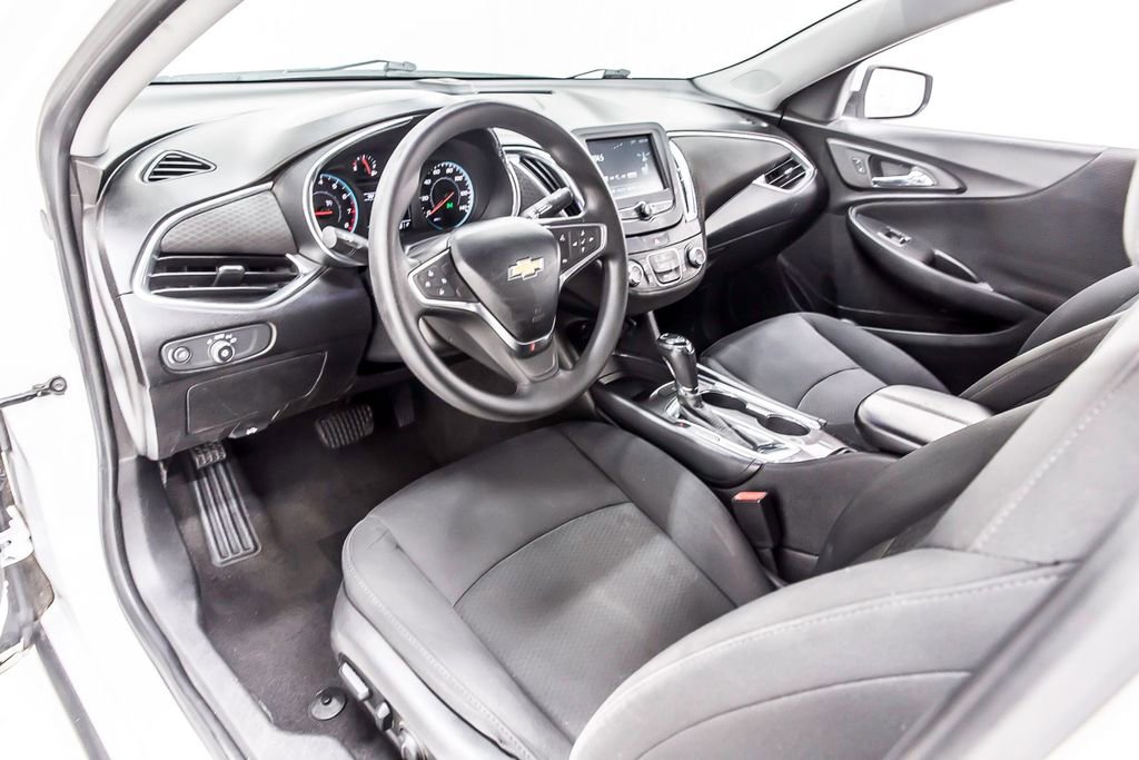 Used 2016 Chevrolet Malibu LT image 24