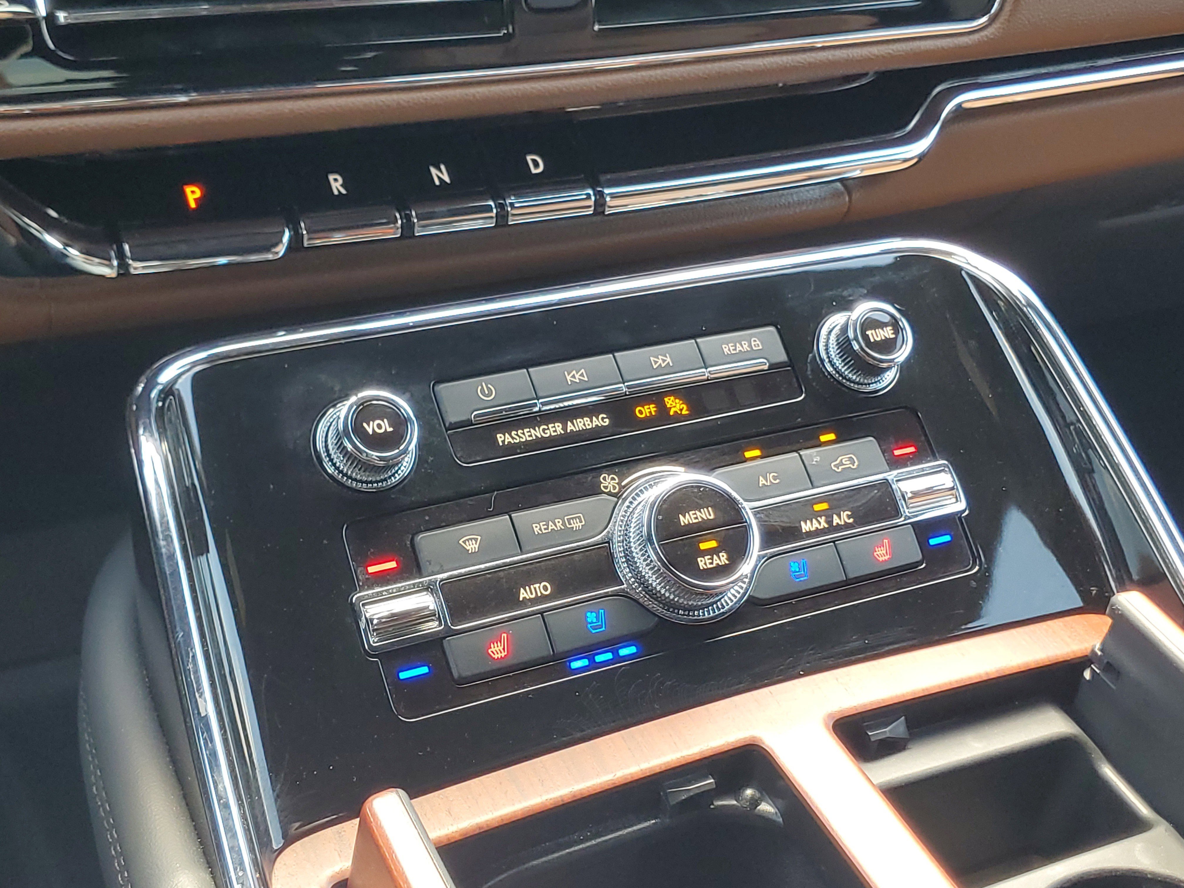 Certified 2023 Lincoln Navigator Reserve AWD/4WD image 18