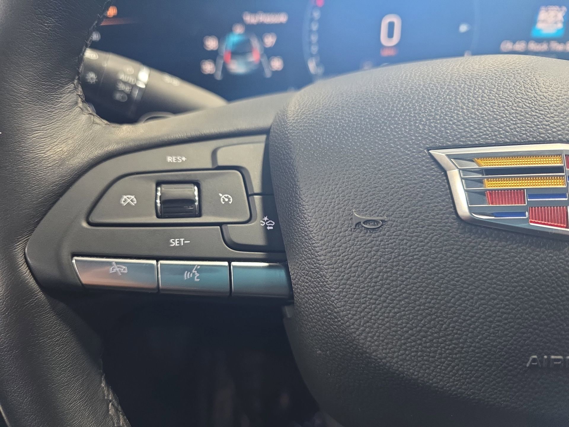 Used 2025 Cadillac XT4 Premium Luxury image 17