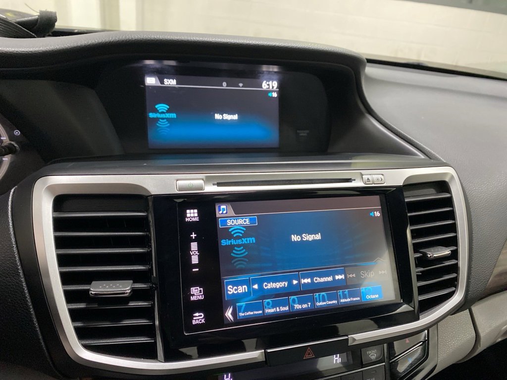 Used 2016 Honda Accord EX image 24