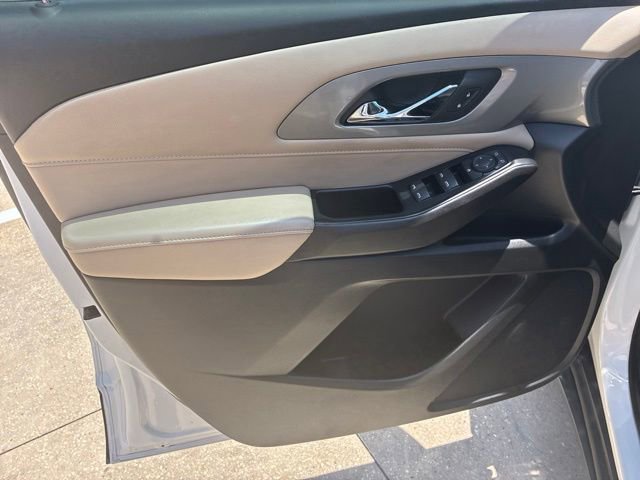 Used 2023 Chevrolet Traverse LS FWD image 19