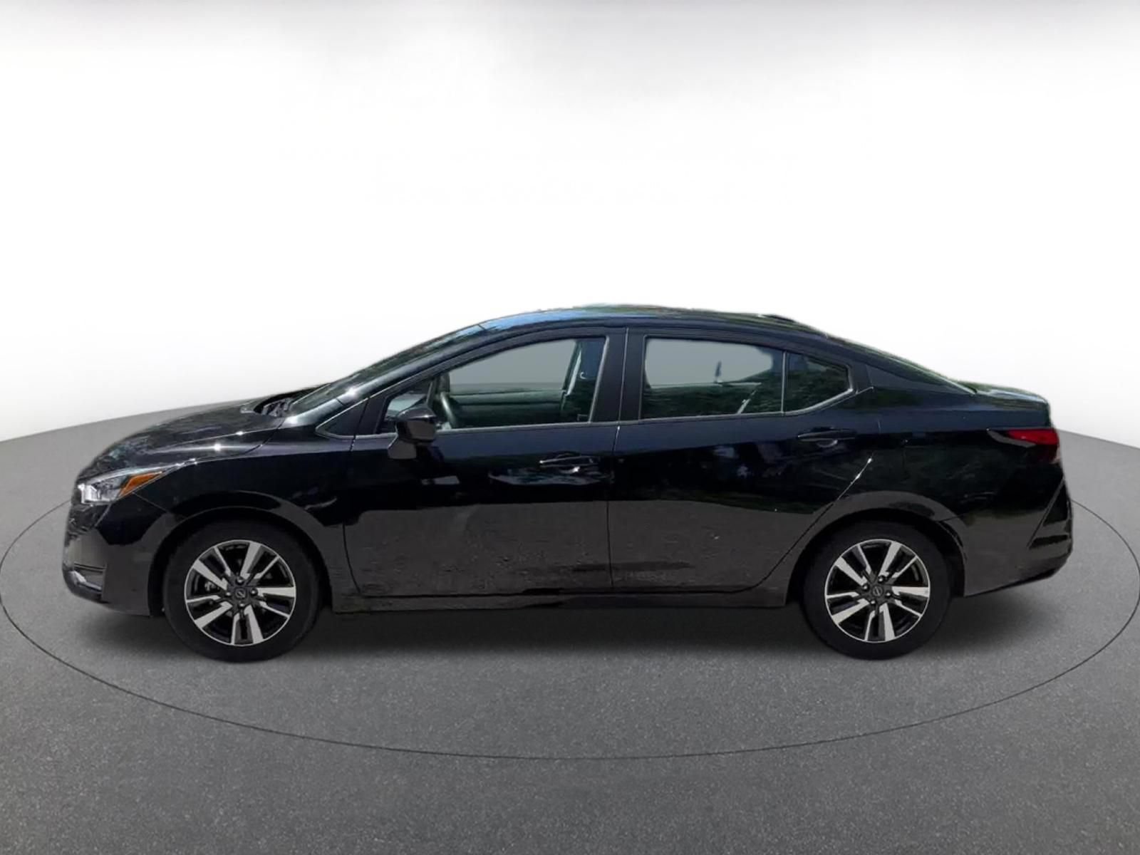 Used 2025 Nissan Versa SV FWD image 8