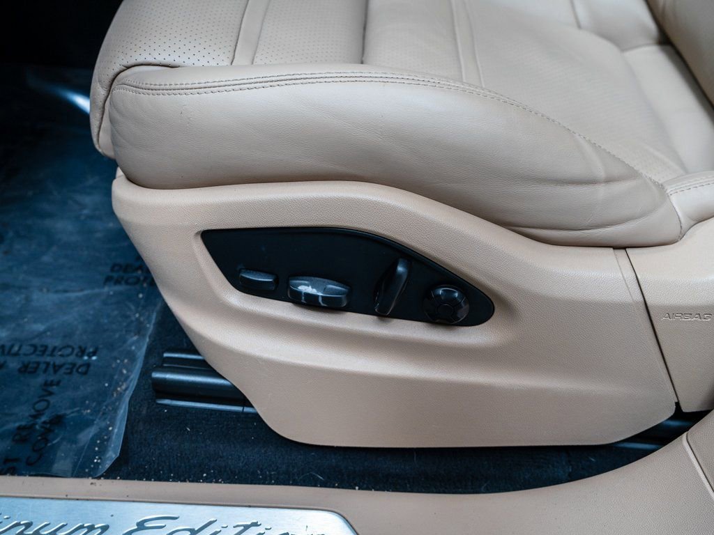 Used 2023 Porsche Cayenne Platinum Edition image 27