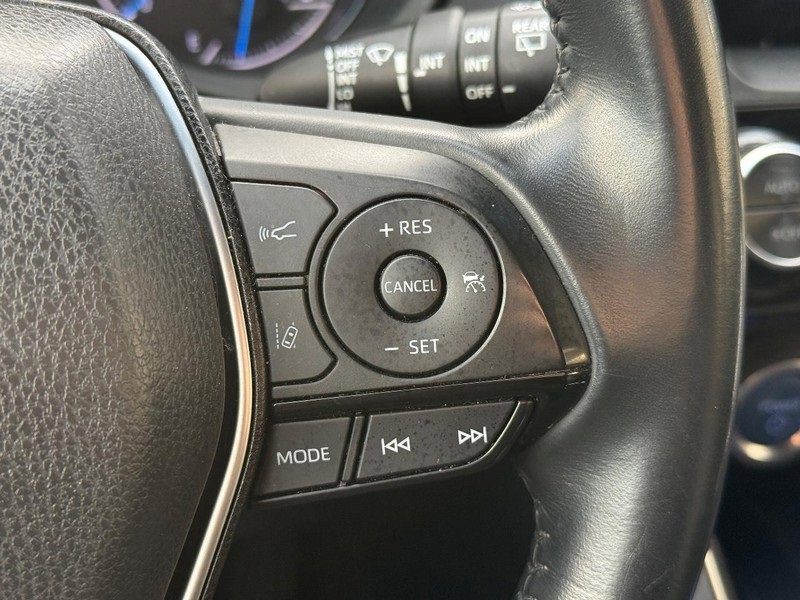 Used 2021 Toyota Venza XLE image 21