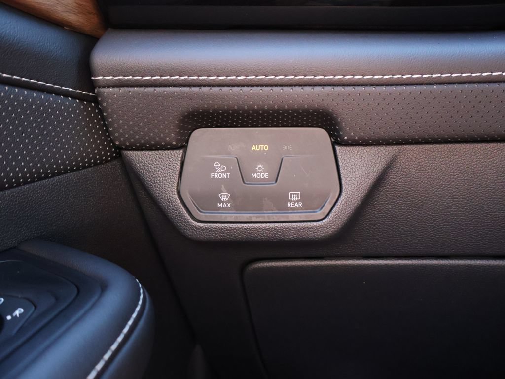 Used 2026 Volkswagen Atlas SE AWD/4WD image 31