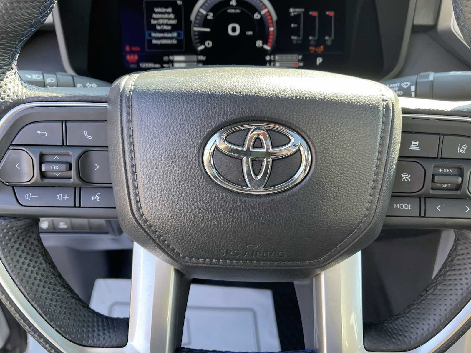 Used 2025 Toyota Tundra Platinum w/ TRD Off-Road Package AWD/4WD image 21