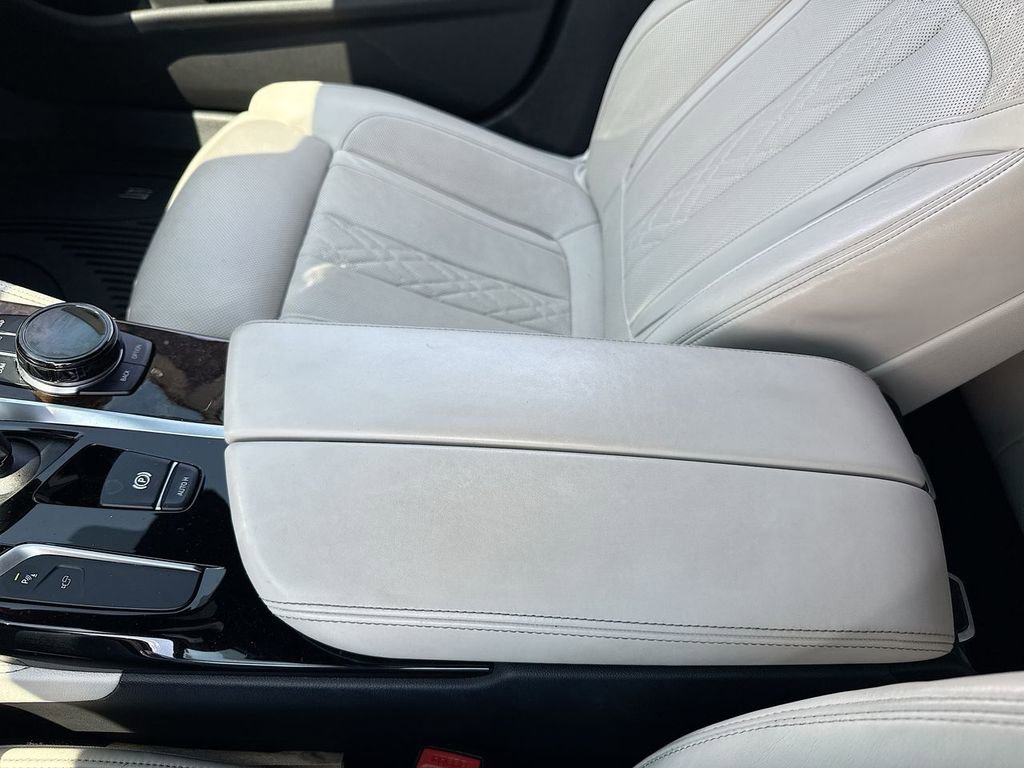 Used 2020 BMW M550i xDrive image 21