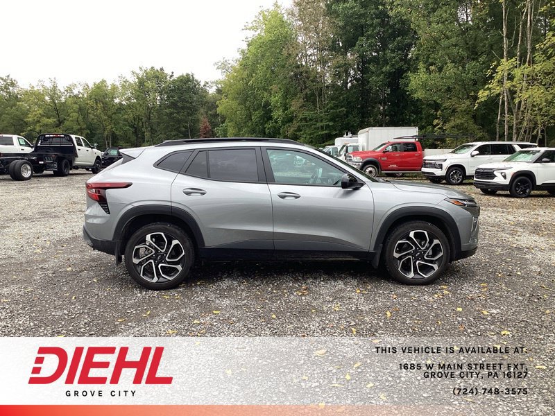 Used 2025 Chevrolet Trax RS w/ Driver Confidence Package FWD image 8