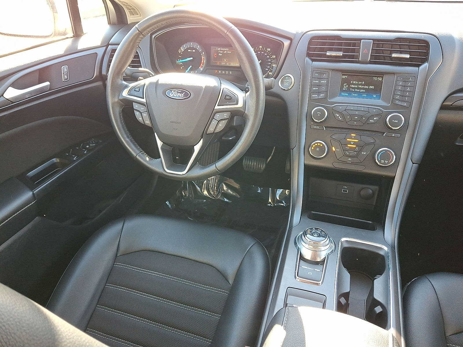 Used 2018 Ford Fusion SE w/ Equipment Group 201A FWD image 15