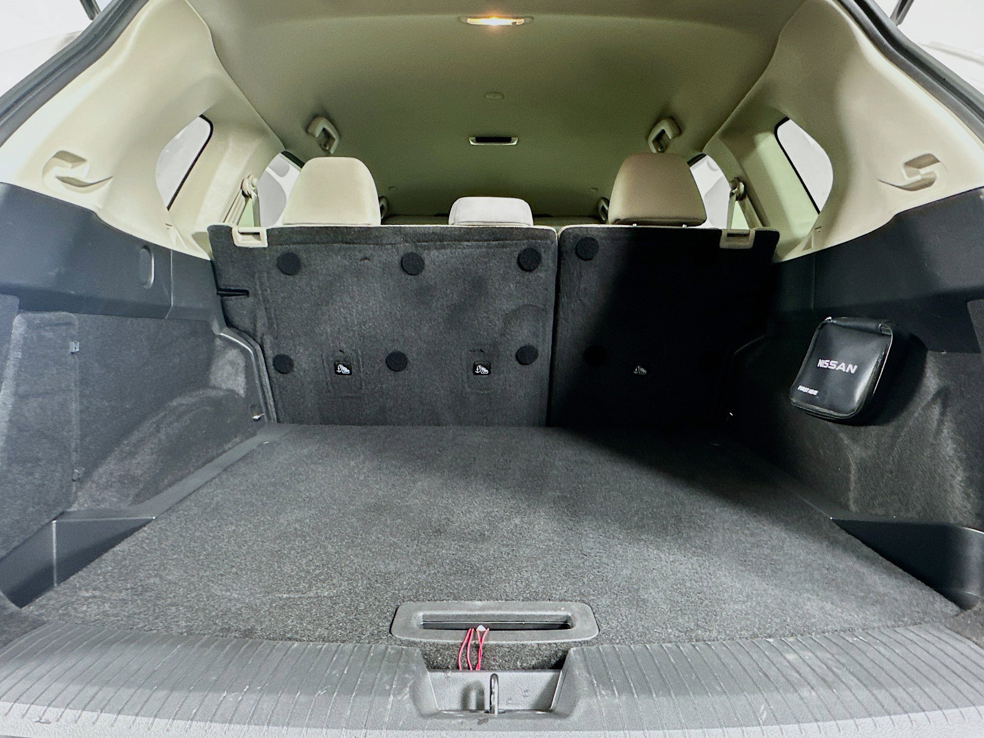 Used 2023 Nissan Rogue SV image 28