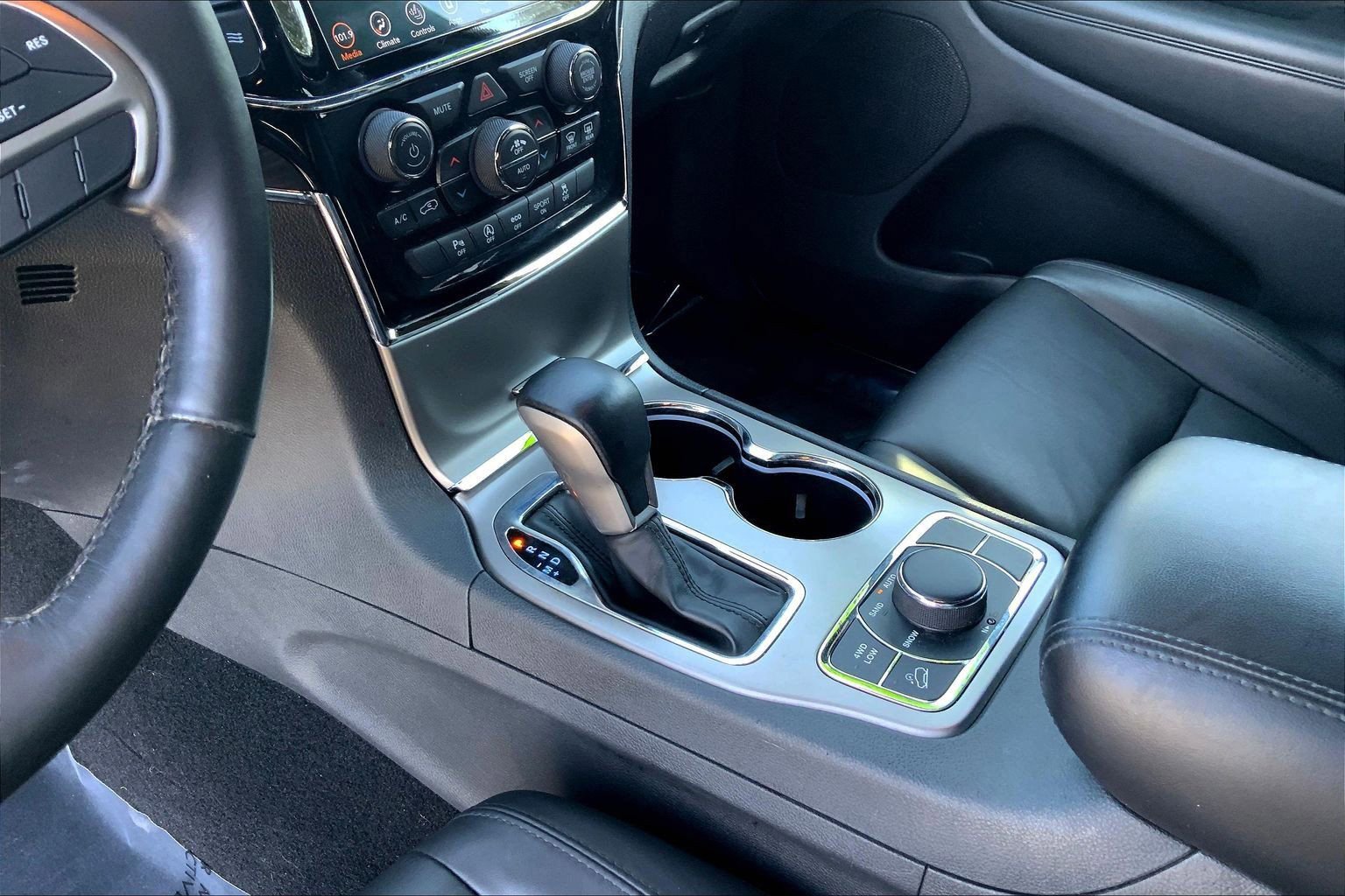 Used 2021 Jeep Grand Cherokee Limited w/ Trailer Tow Group IV image 15