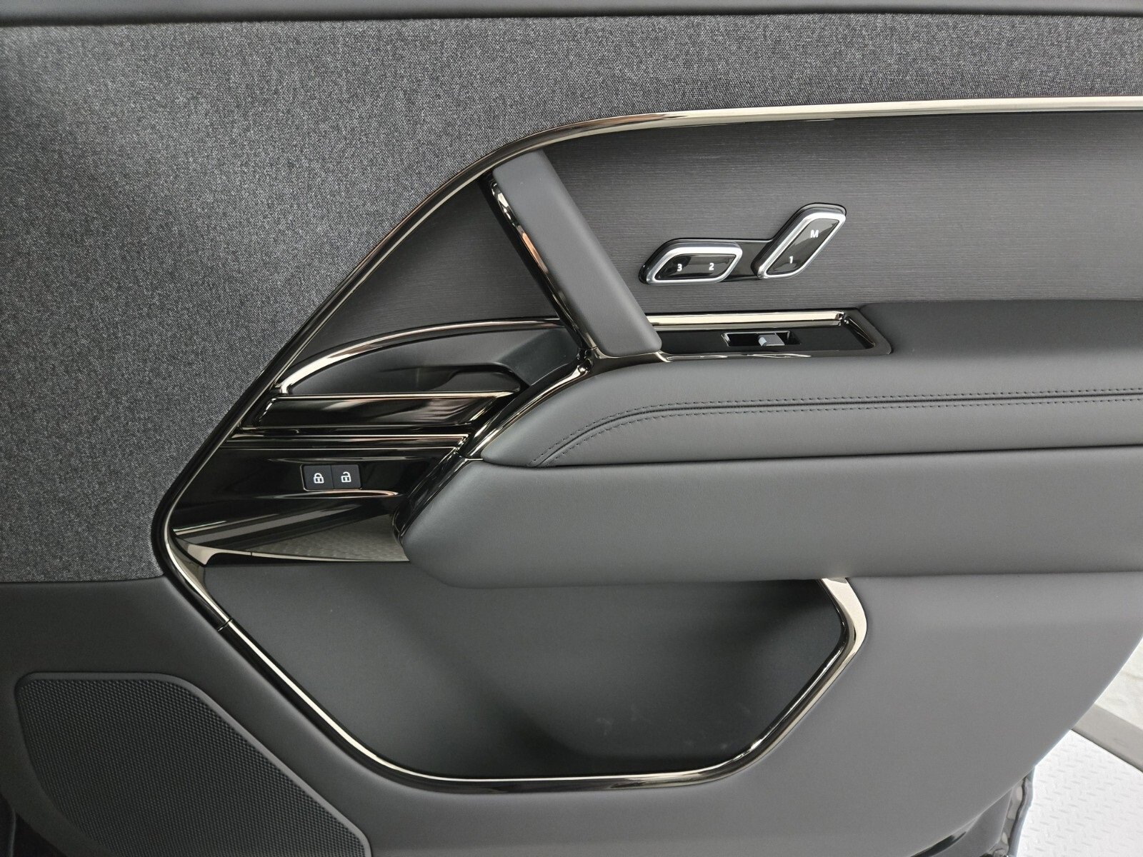 New 2025 Land Rover Range Rover Sport Autobiography image 17