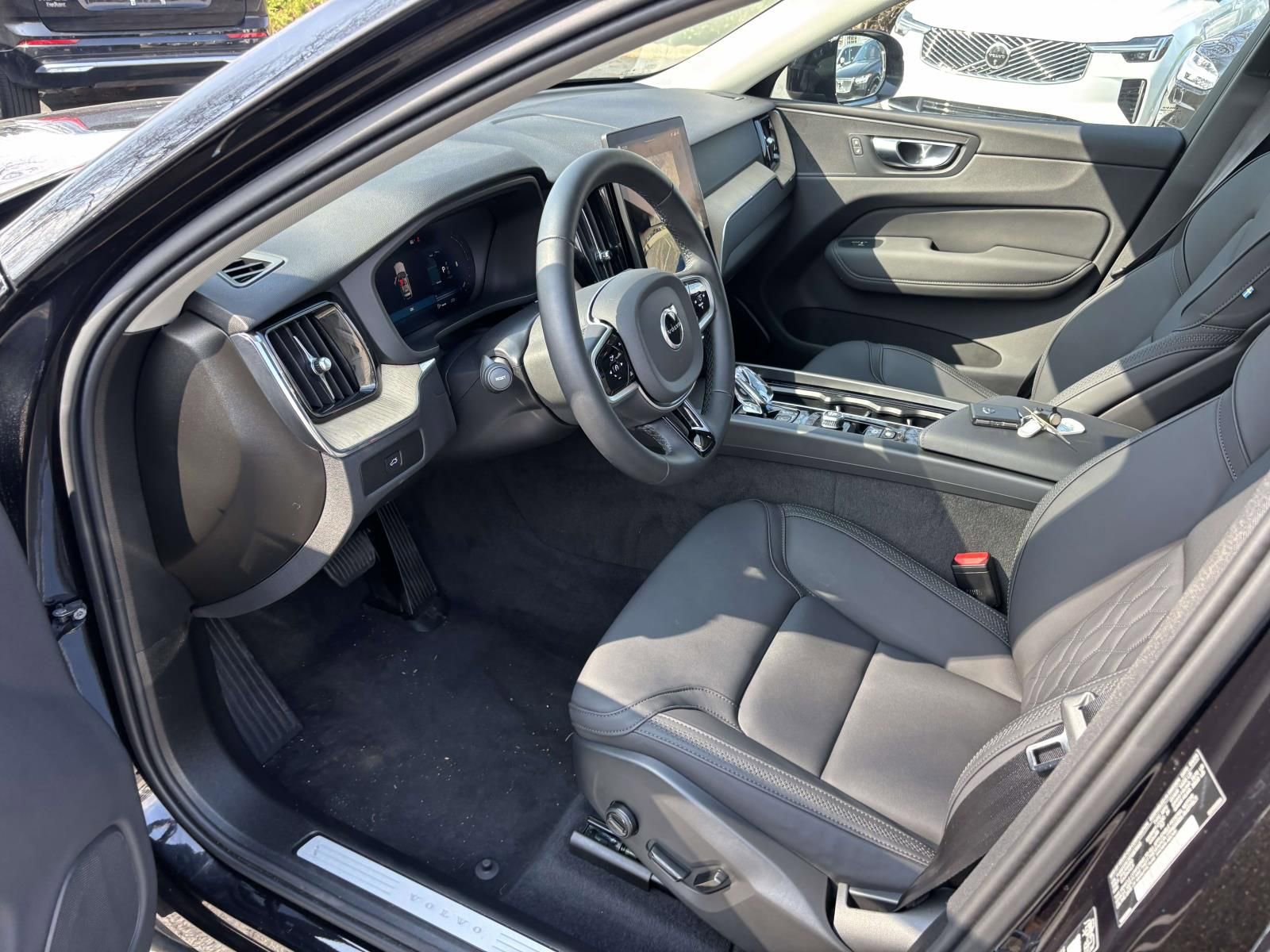 New 2026 Volvo XC60 B5 Plus AWD/4WD image 23