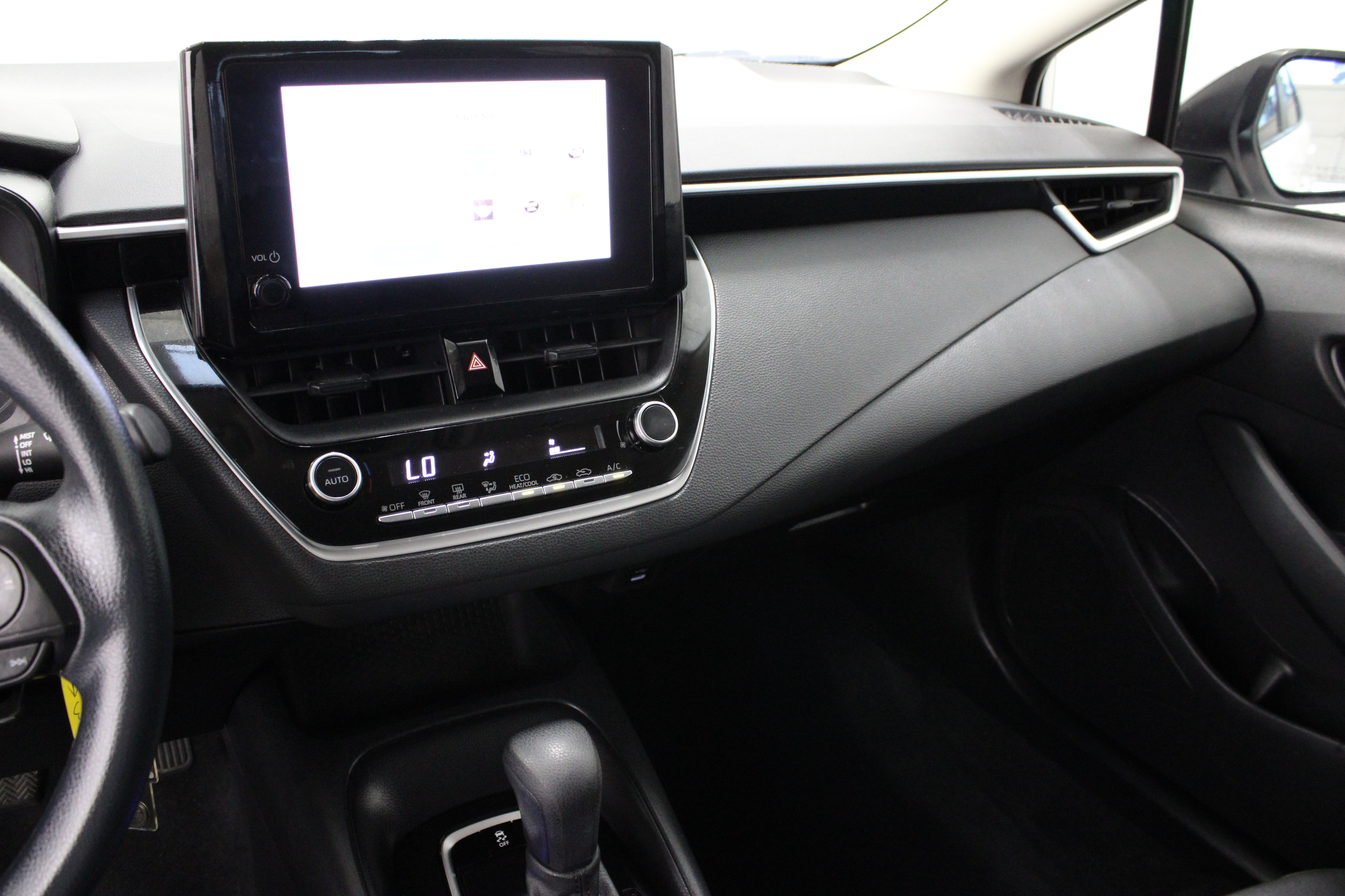 Used 2023 Toyota Corolla LE FWD image 15