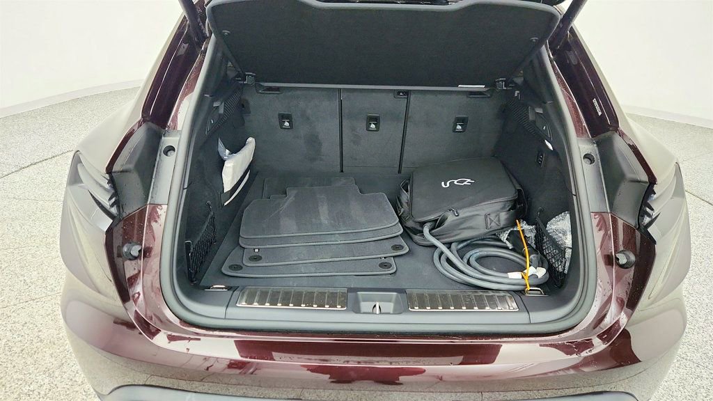 Used 2025 Porsche Macan 4S Electric image 24