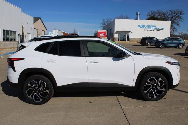 New 2026 Chevrolet Trax RS w/ Driver Confidence Package FWD image 2