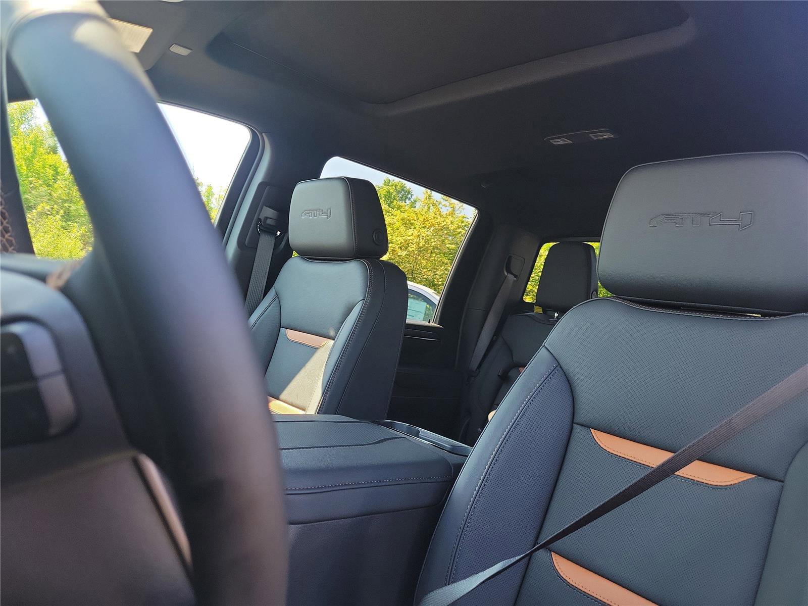 New 2026 GMC Sierra 2500 AT4 w/ AT4 Premium Plus Package AWD/4WD image 17