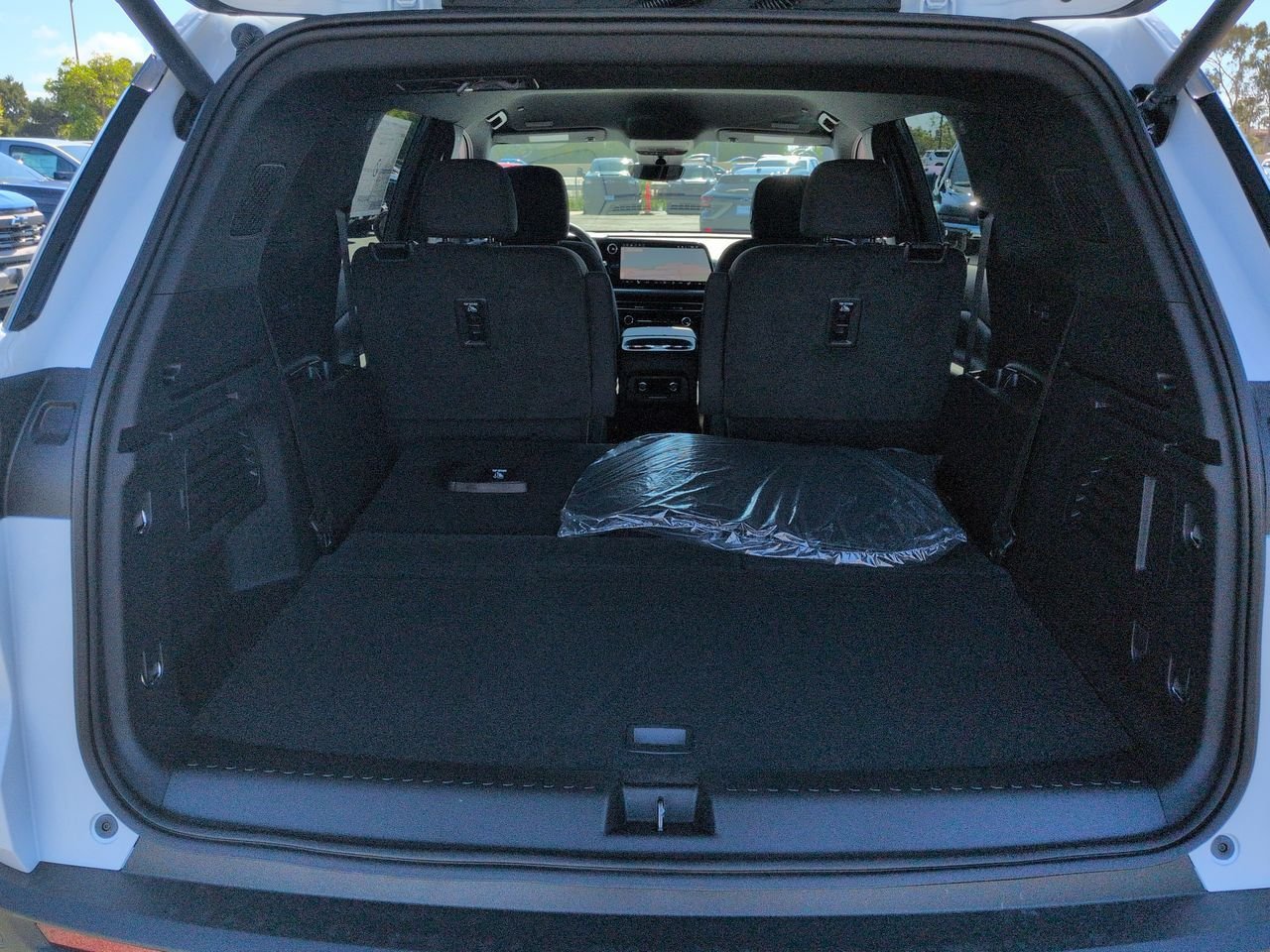 New 2026 Chevrolet Traverse LT w/ Driver Confidence Package FWD image 27