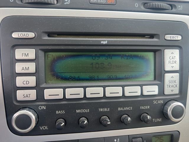 Used 2009 Volkswagen Eos Komfort FWD image 2