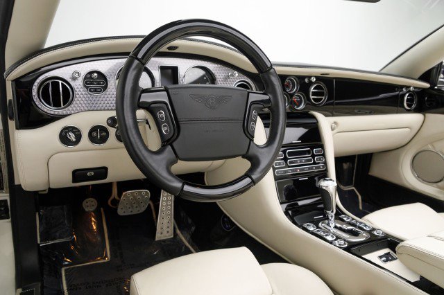 Used 2010 Bentley Azure T image 2