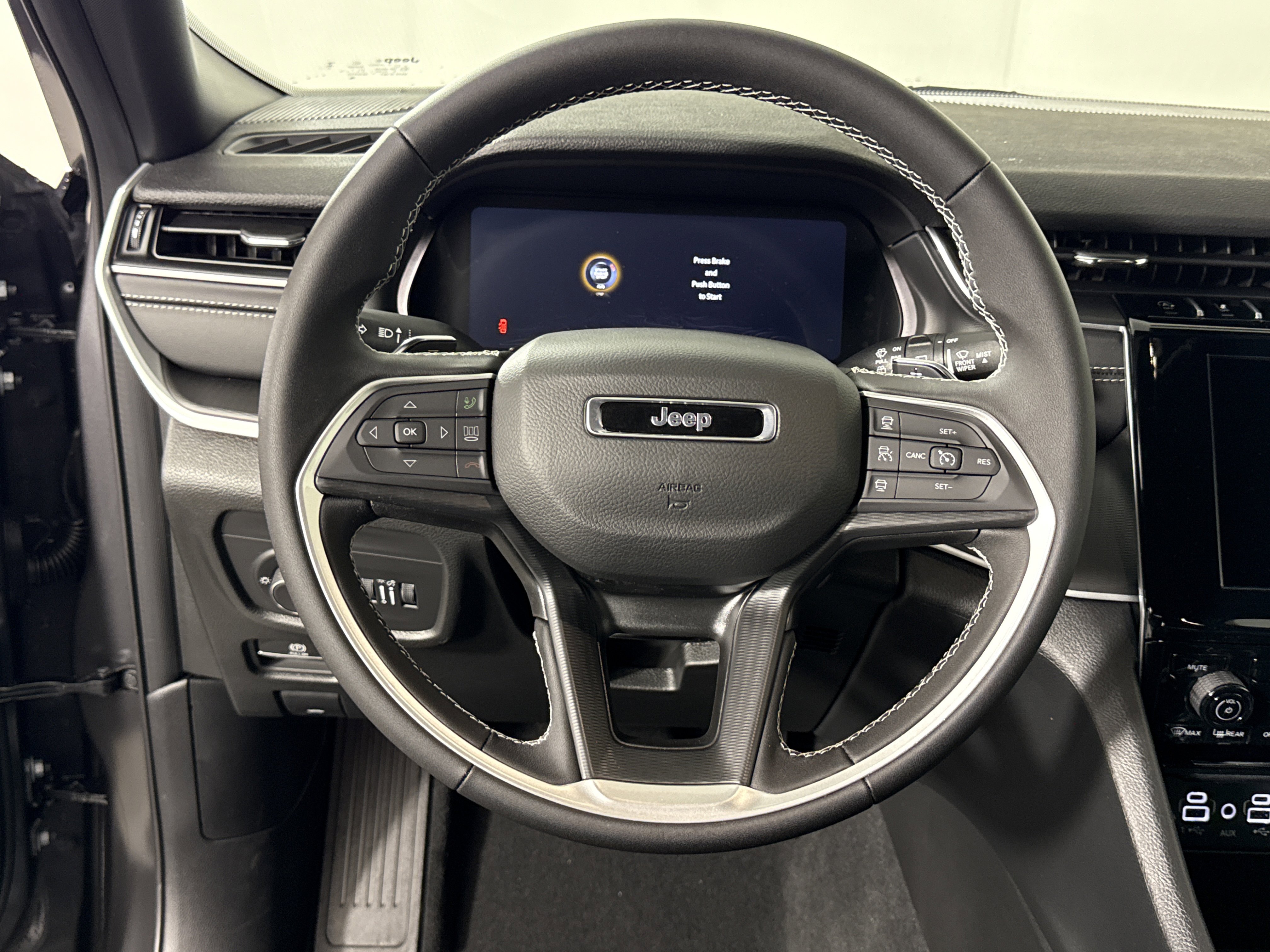 New 2025 Jeep Grand Cherokee Laredo X image 13